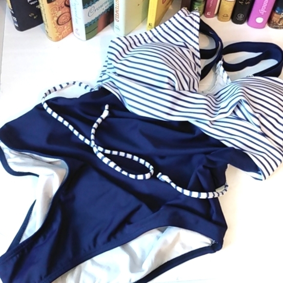 B2PRITY BLUE WHITE STRIPE V-NECK CROSSOVER LACE UP ONE PIECE SWIMSUIT SZ SMALL - Picture 4 of 6